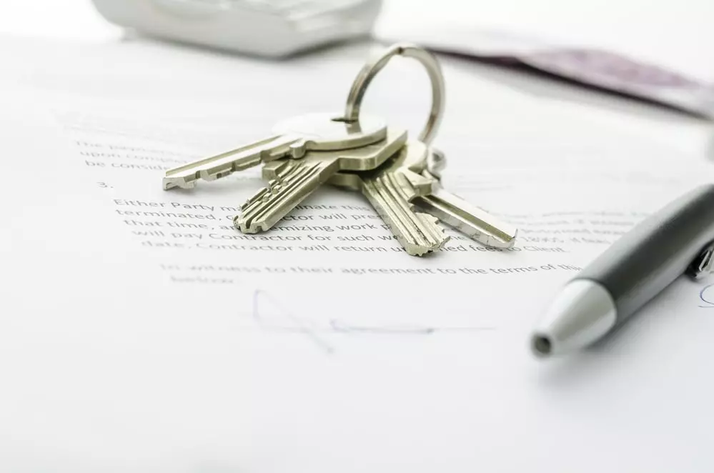 how to flip real estate contracts