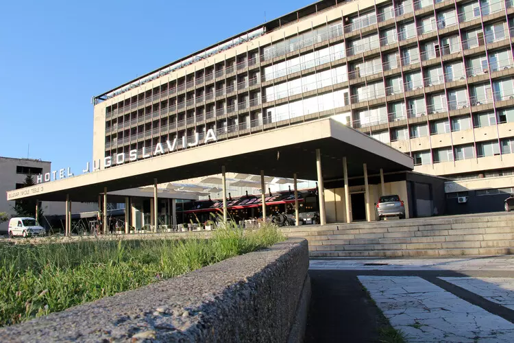 Hotel Jugoslavija - Exterior view - Image 11 of 12