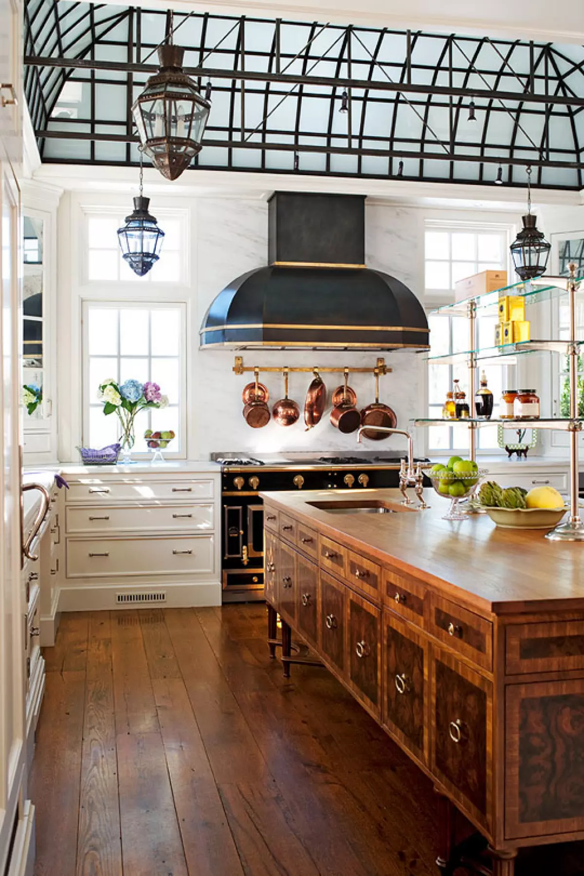 French country kitchen via Traditional Home