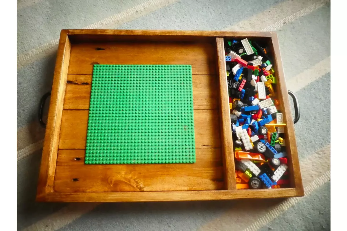 El Toro lego table with storage