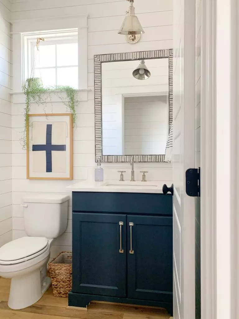 painting bathroom cabinets - the before photo of a white bathroom