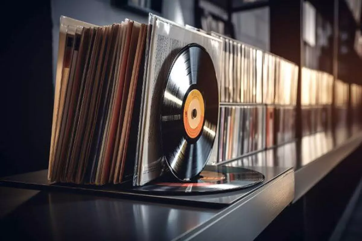 A shelf of vinyl records