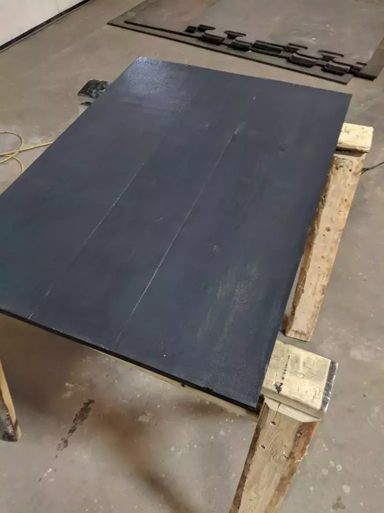 Assembling the table