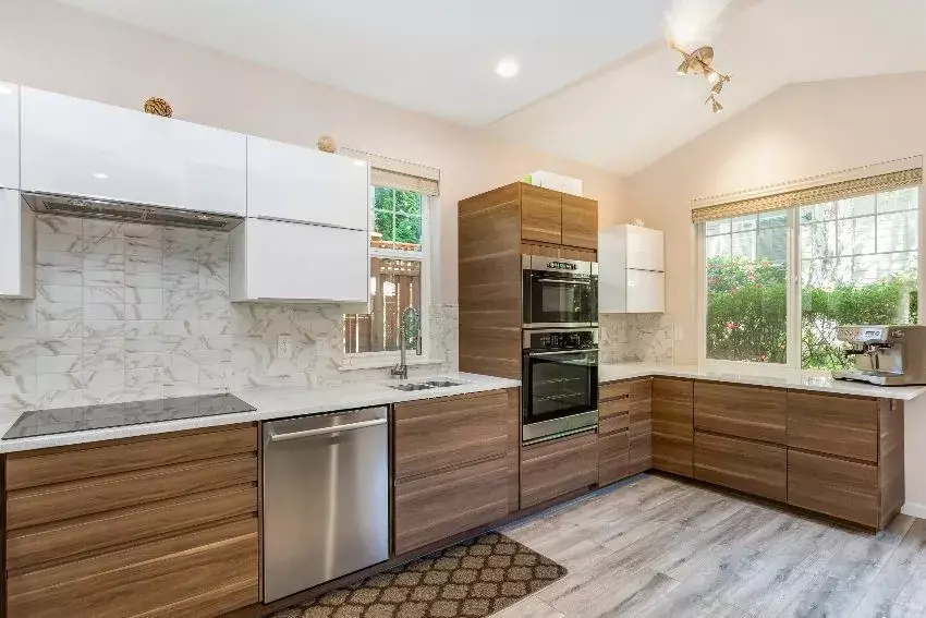 Kitchen with hardwood plywood cabinets