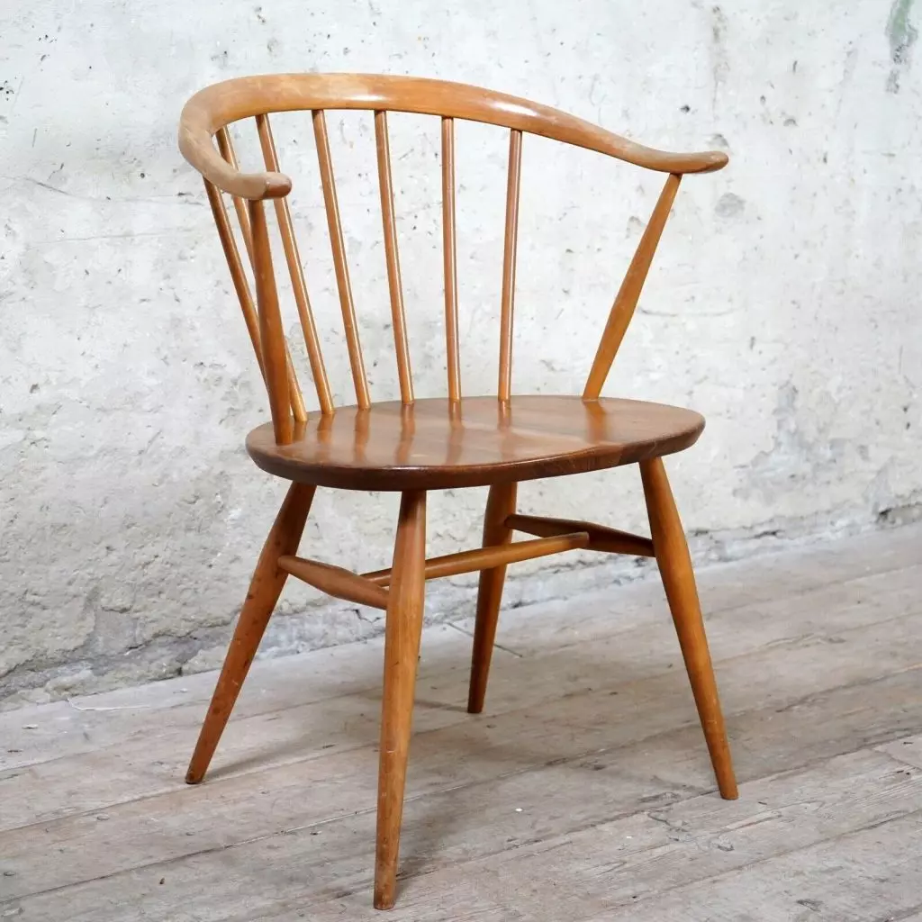 The style of an ercol chair