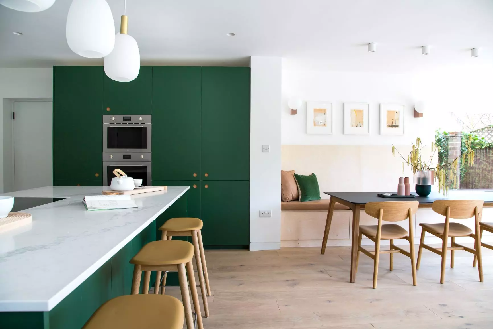 Dark Green Ladbroke Handleless Kitchen and Table